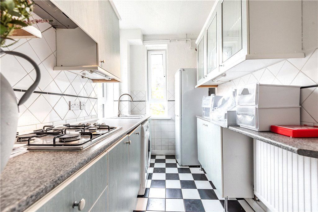 Property photo 3 of 12 Kitchen