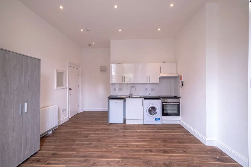 Property photo 3 of 4 Img_0925