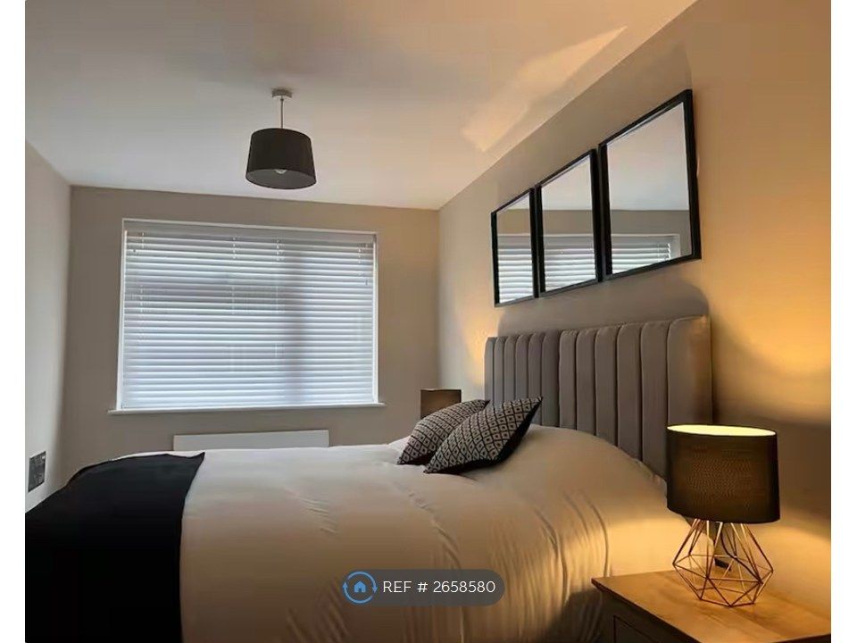 Property photo 1 of 15 Bedroom