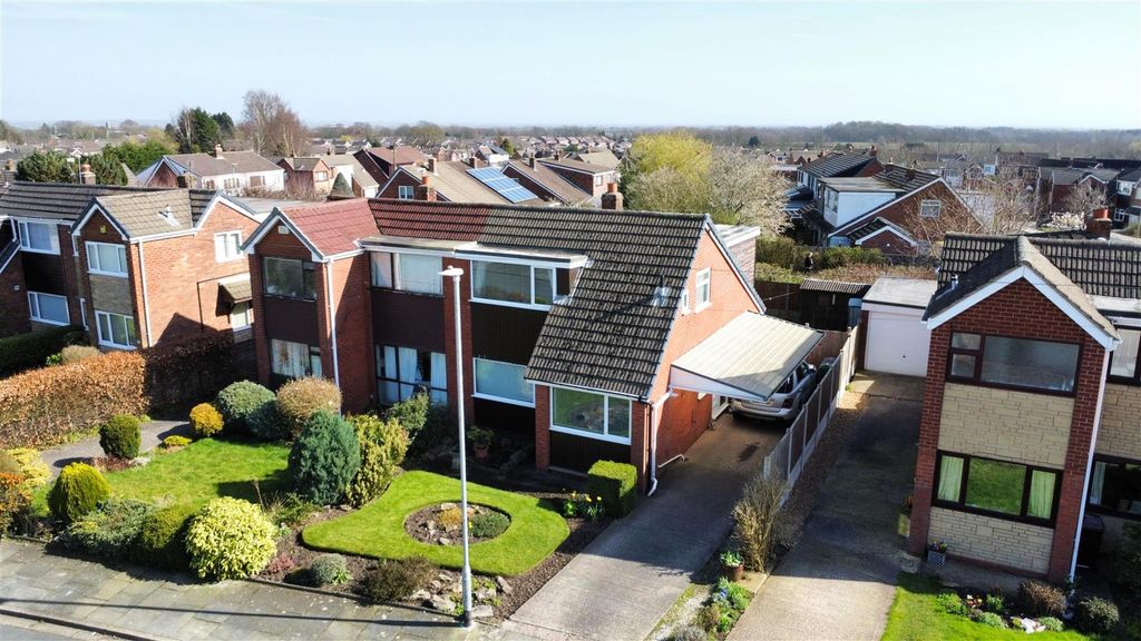 Property photo 1 of 28 Falkland Drive, For Sale