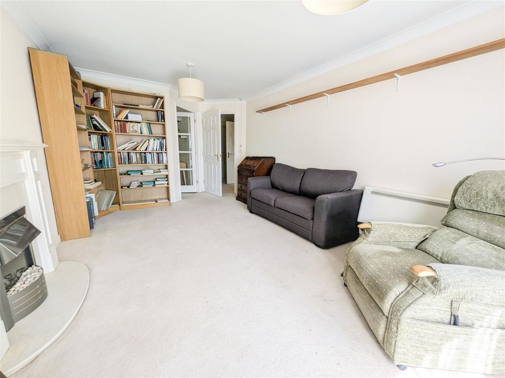 Property photo 2 of 13