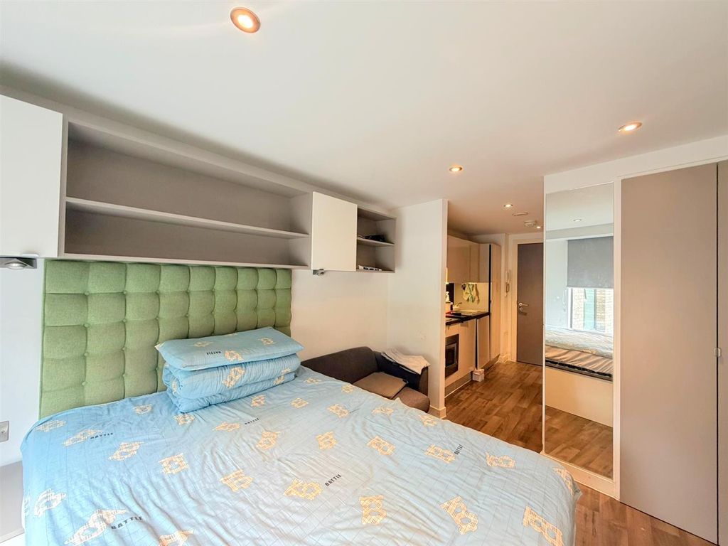 Property photo 2 of 5 Open Plan Living / Kitchen / Bedroom
