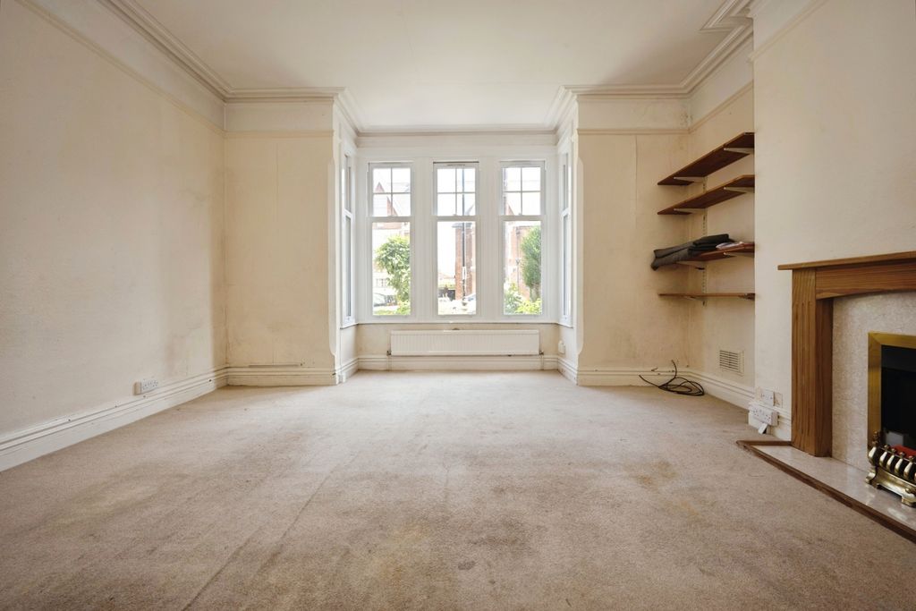 Property photo 3 of 16 Pbox-Img.Jpg