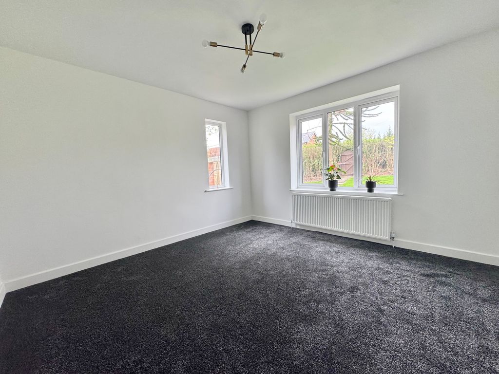 Property photo 3 of 8 Bedroom 1