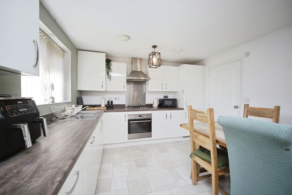 Property photo 2 of 19 Pbox-Img.Jpg