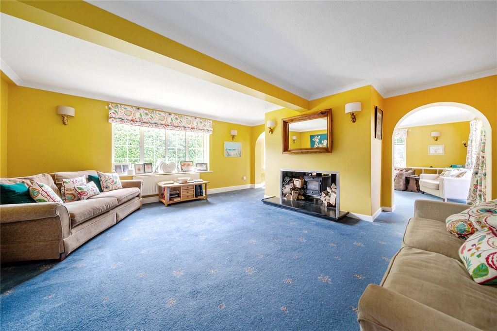 Property photo 3 of 13 Sitting Room