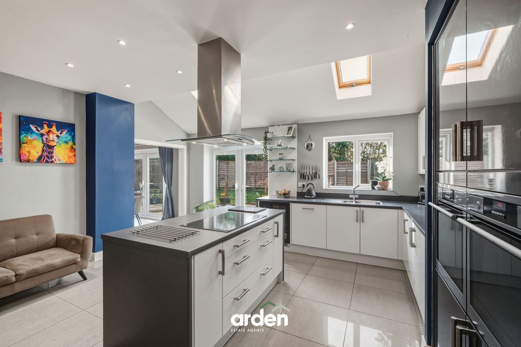 Property photo 3 of 18