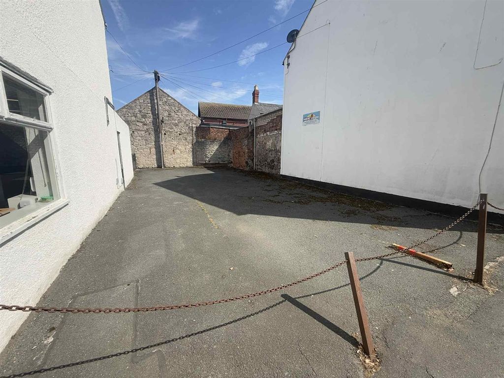 Property photo 2 of 13 37560d2c-2688-4123-A468-9777520c59F6.Jpg