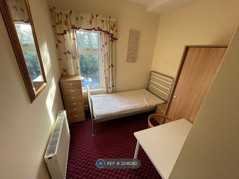 Property photo 2 of 8 Available Single Bedded Room