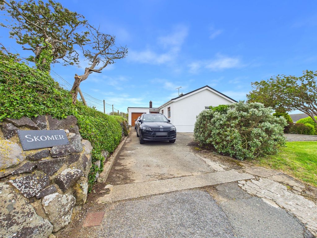 Property photo 1 of 28