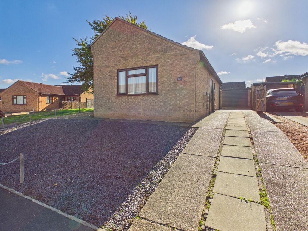 Property photo 1 of 10 Front (Exterior)