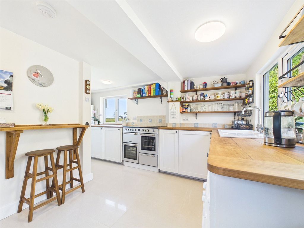 Property photo 3 of 16 Picture No. 04