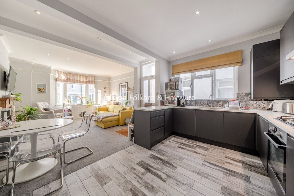 Property photo 1 of 16 Picture No. 05