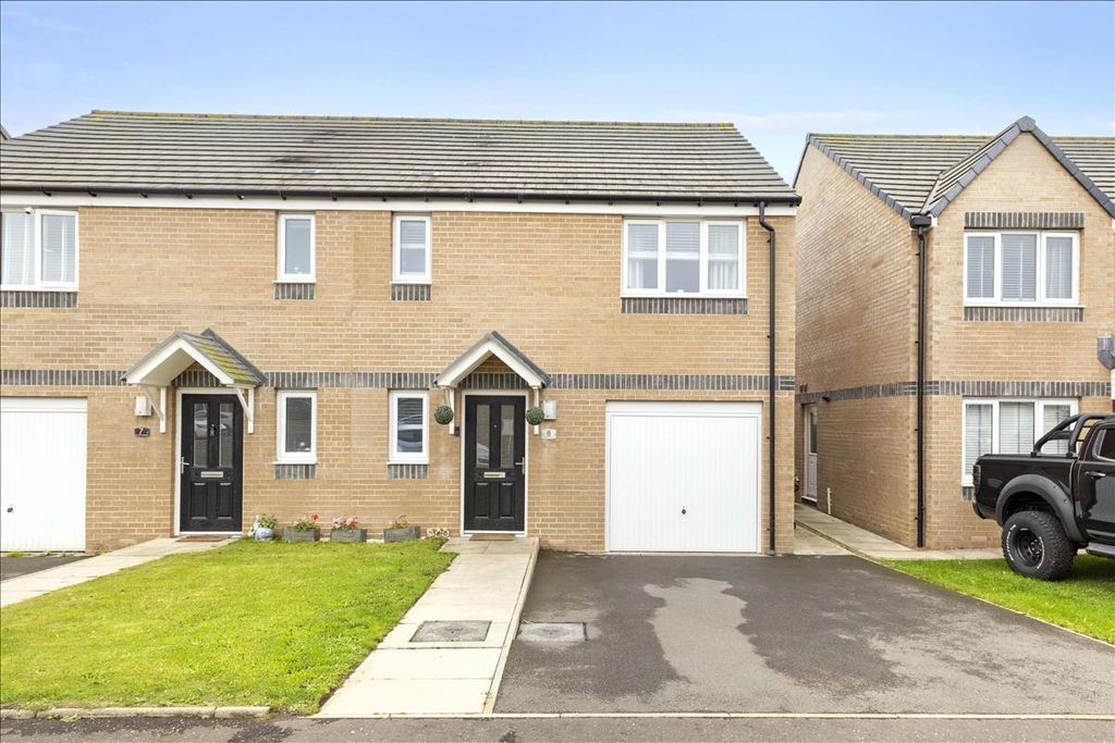 Property photo 1 of 27