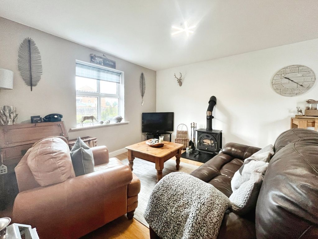 Property photo 3 of 23 3883107