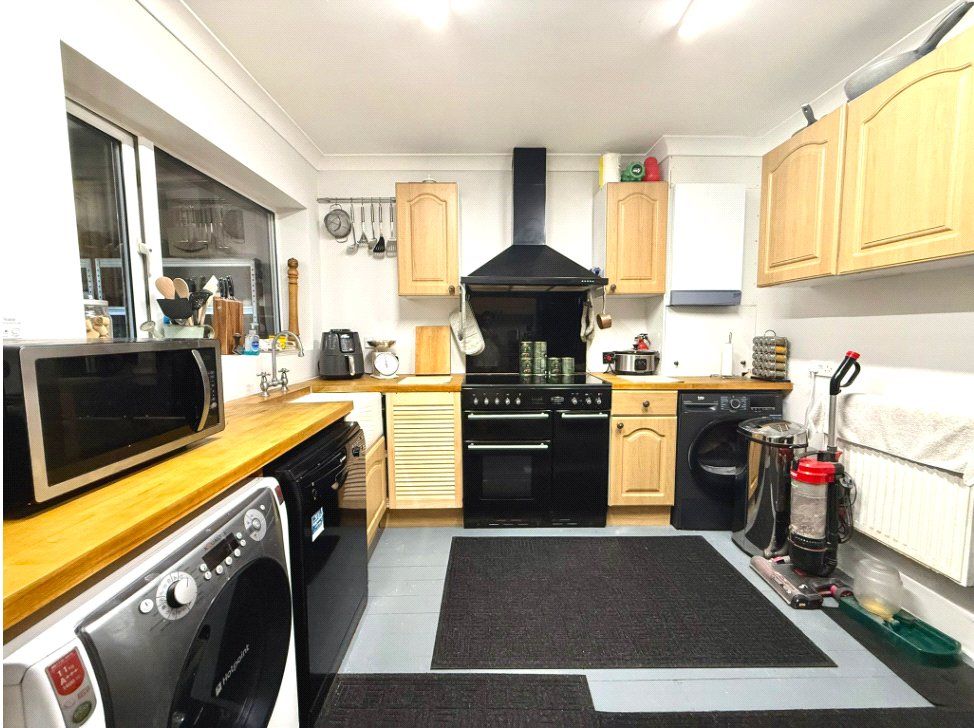 Property photo 3 of 37 Picture No. 22