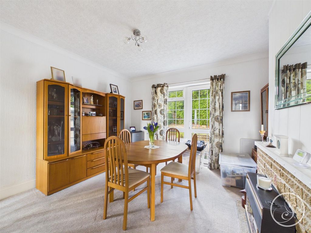 Property photo 3 of 18 Dining Room