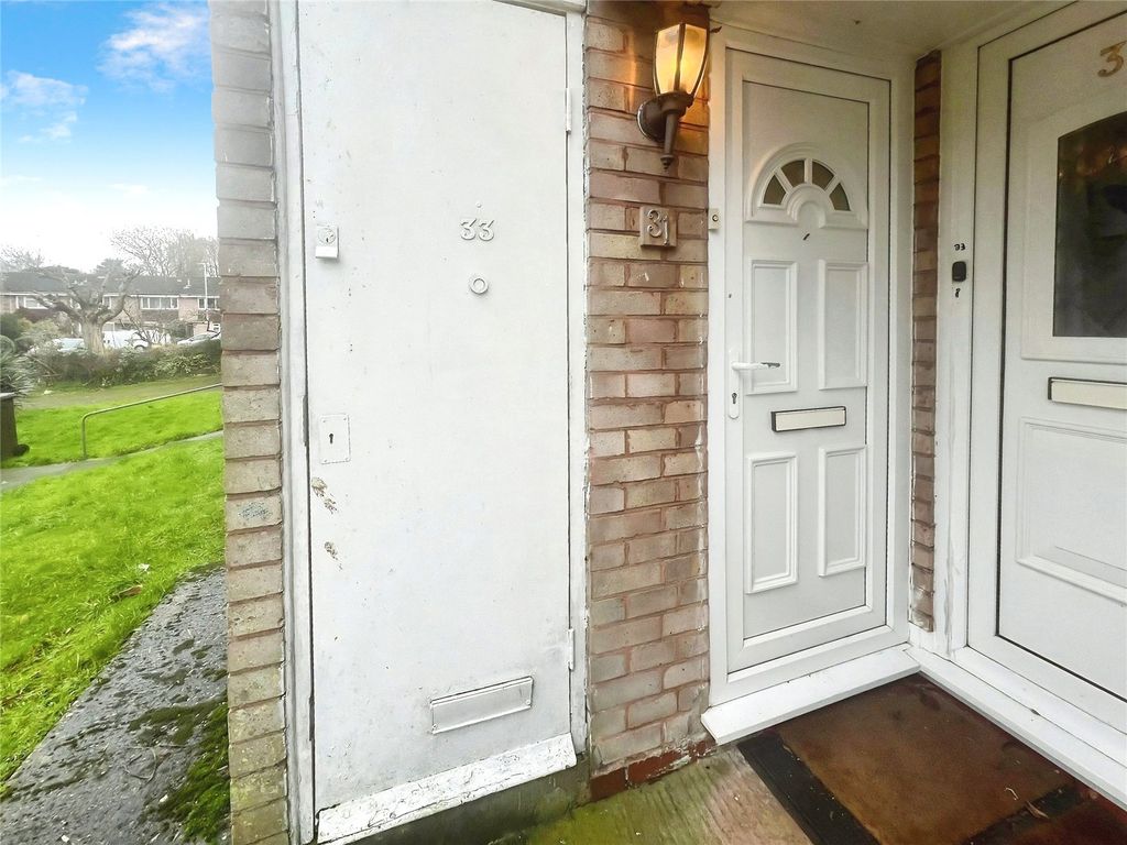 Property photo 2 of 8 Entrance