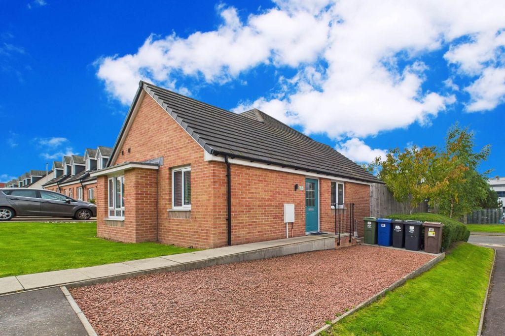 Property photo 2 of 20