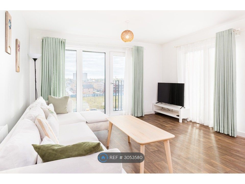 Property photo 3 of 19 Cosy Living Room