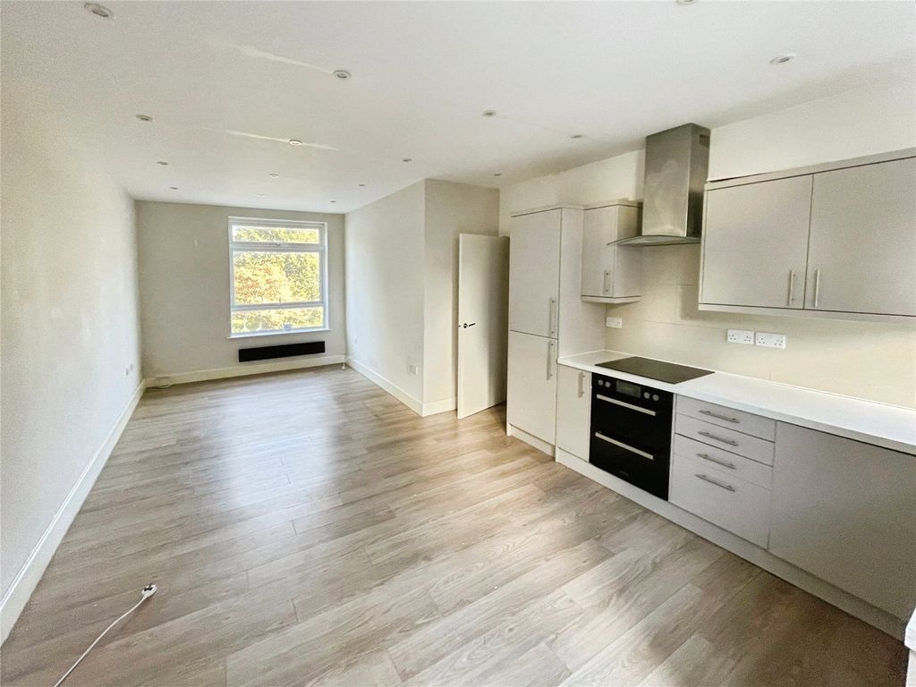 Property photo 3 of 10 Picture No. 01