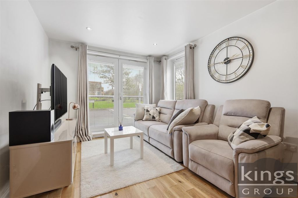 Property photo 3 of 16