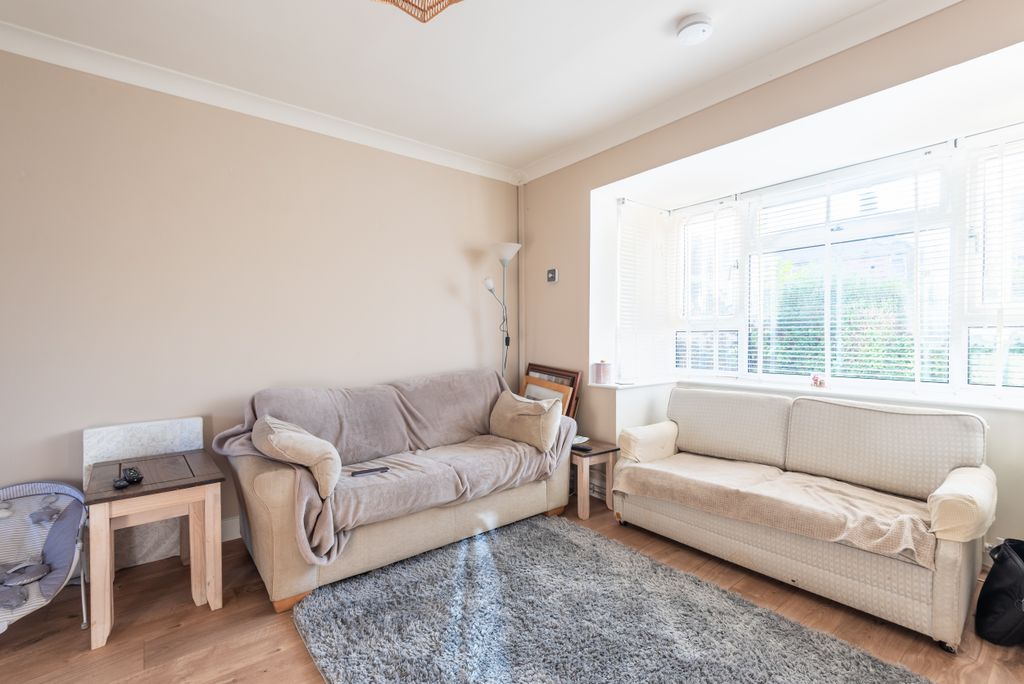 Property photo 3 of 34