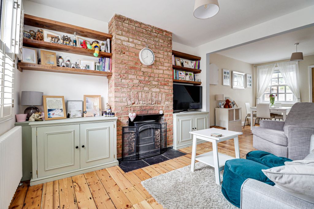 Property photo 2 of 17 Img1347Img1349