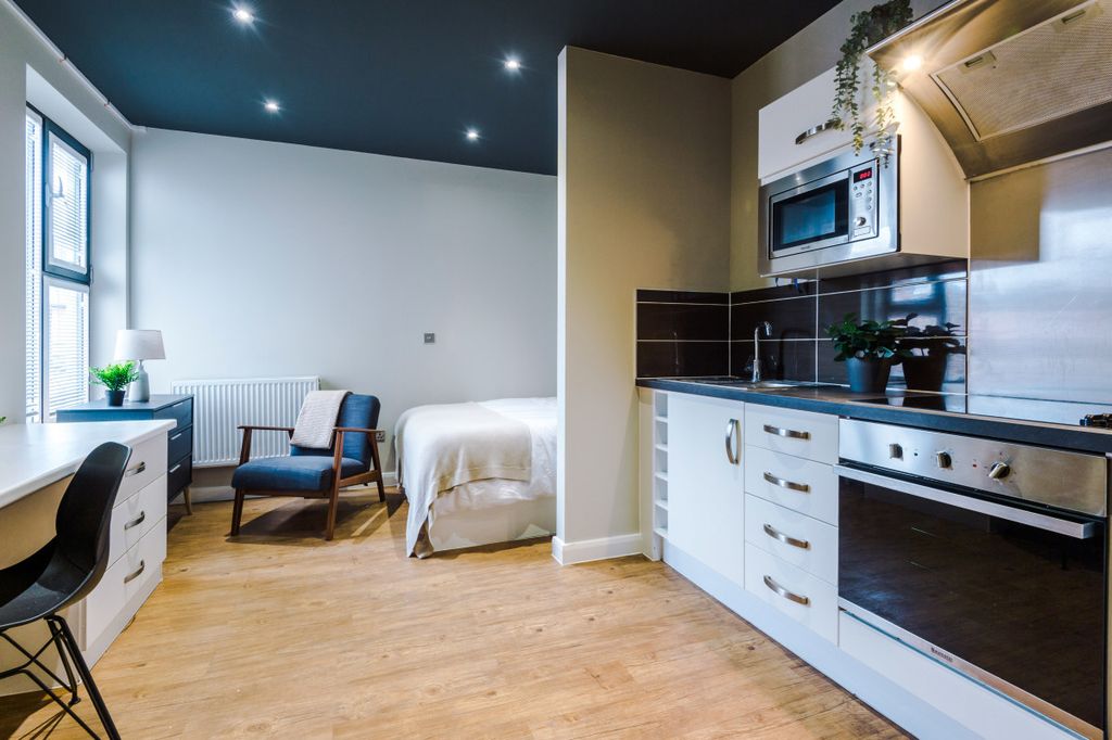 Property photo 2 of 12 Flat 7, Unw, 2