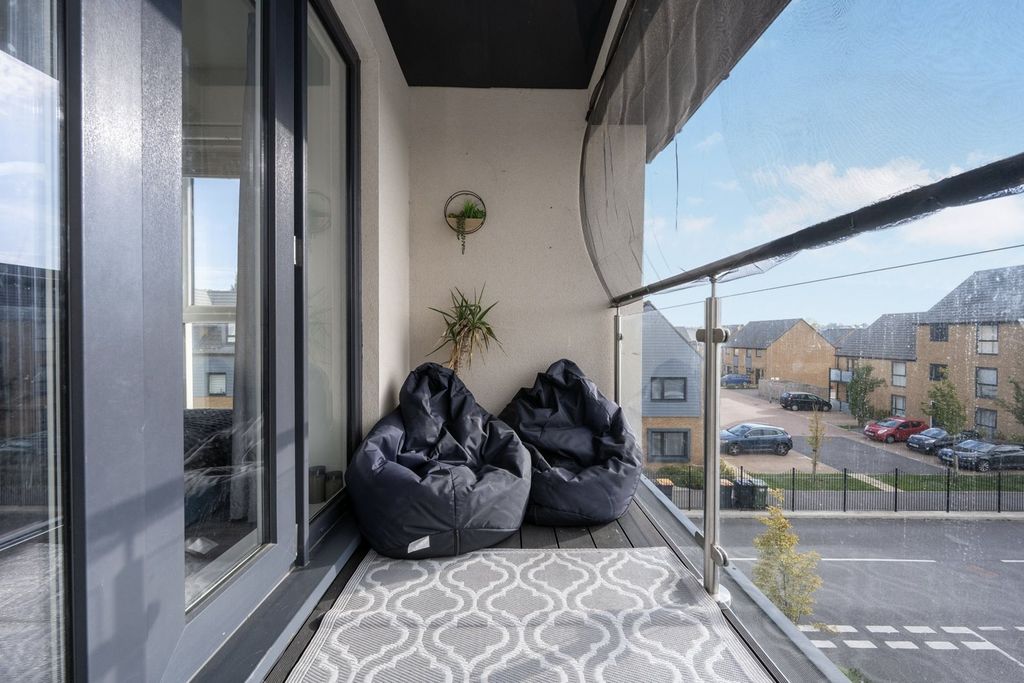 Property photo 2 of 8 Balcony