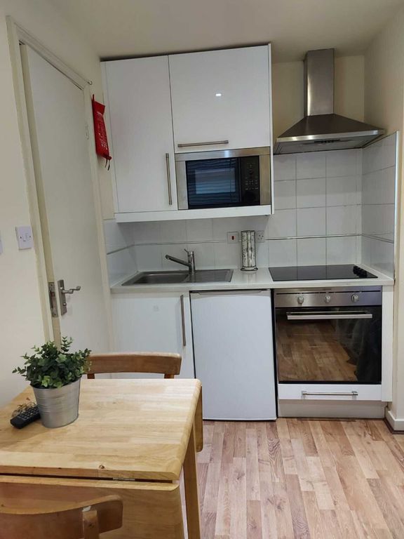 Property photo 2 of 6 Kitchen