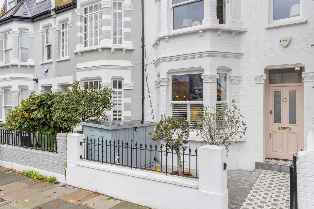 Property photo 3 of 19 Image