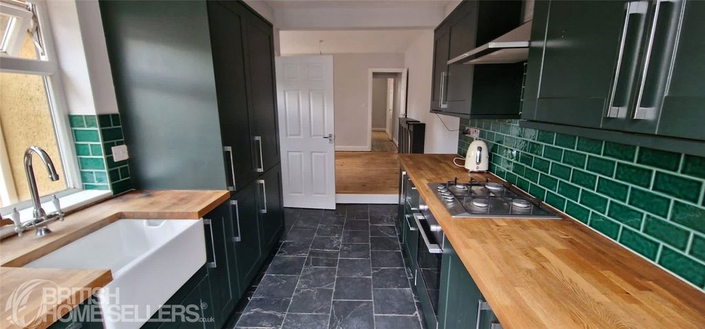 Property photo 3 of 15 Picture No. 06