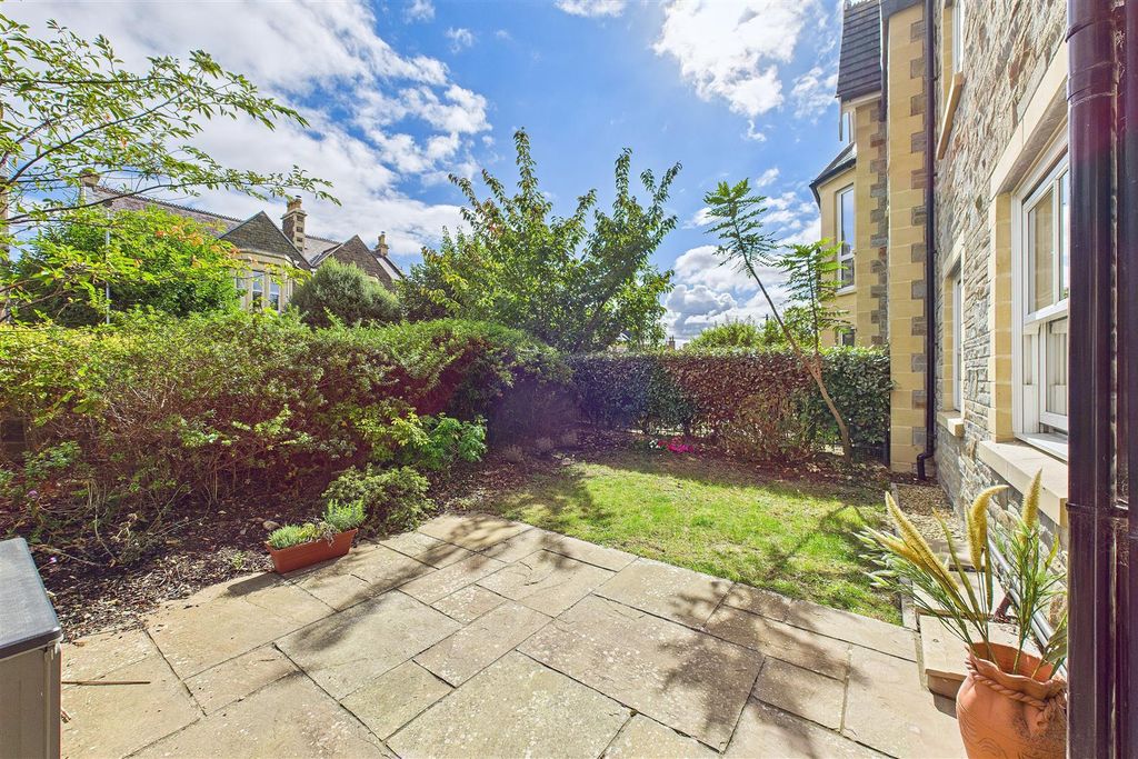 Property photo 2 of 11