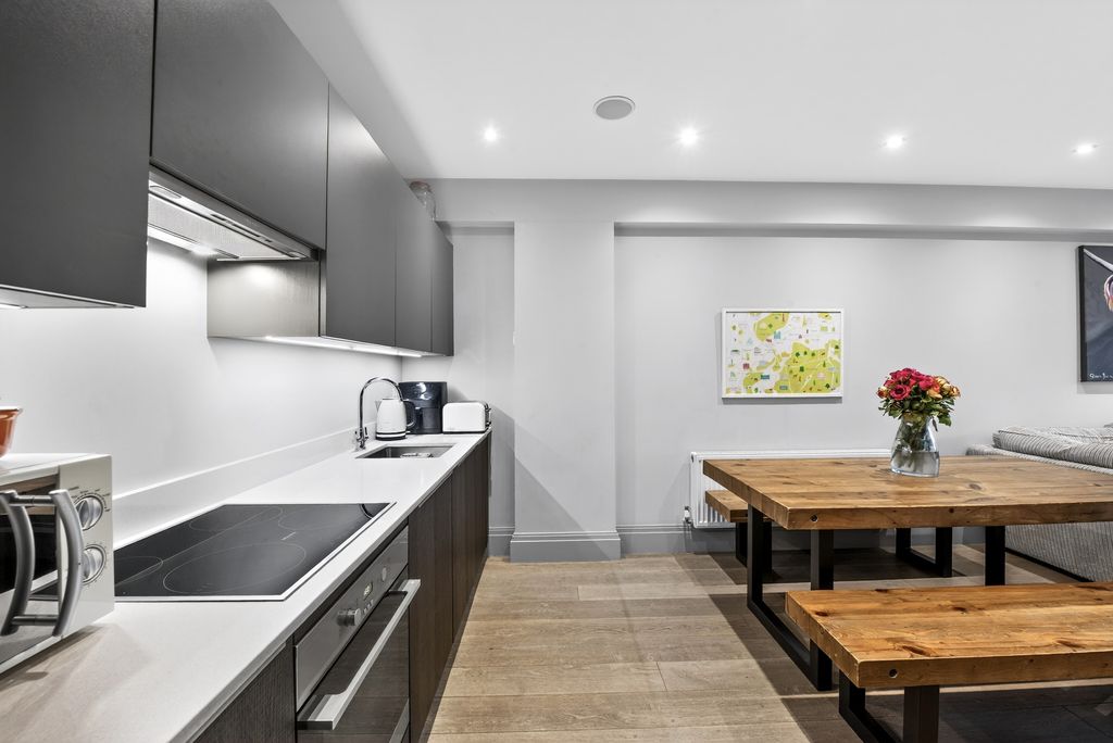 Property photo 2 of 20 Kitchen