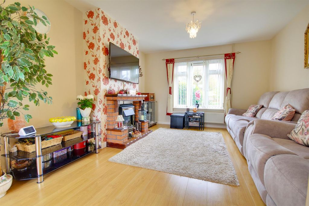 Property photo 3 of 18 Img_4323-Img_4325.Jpg