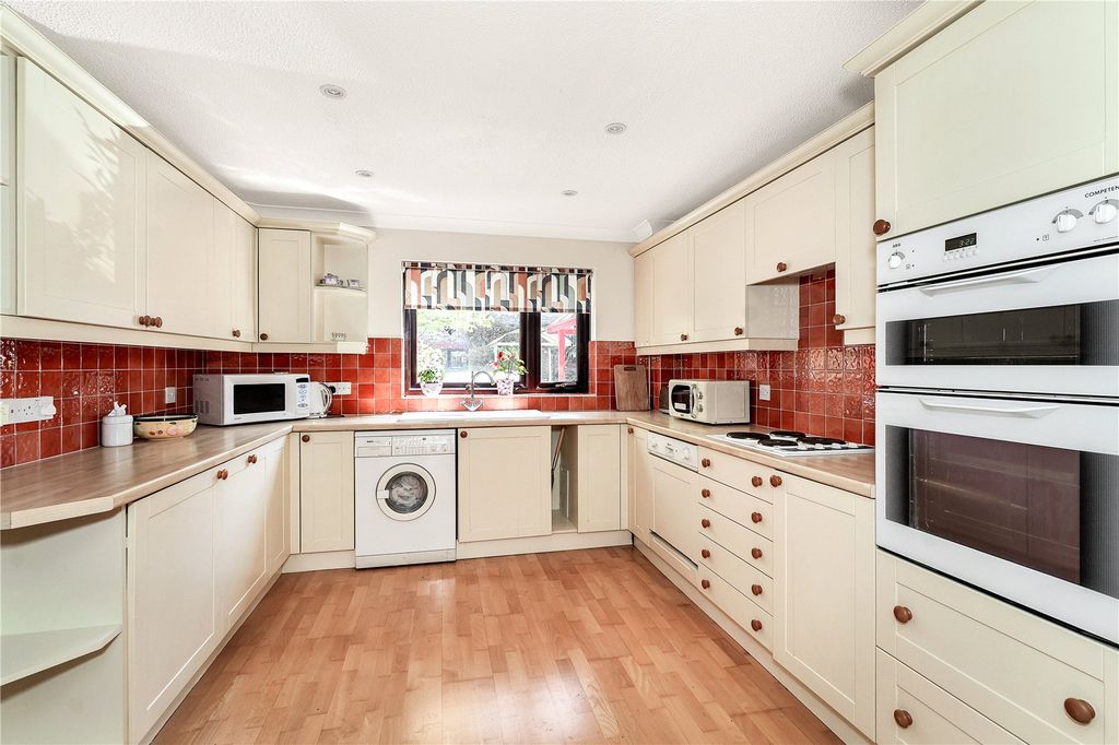 Property photo 2 of 16 Picture No. 03