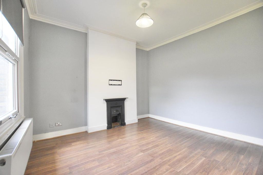 Property photo 1 of 4