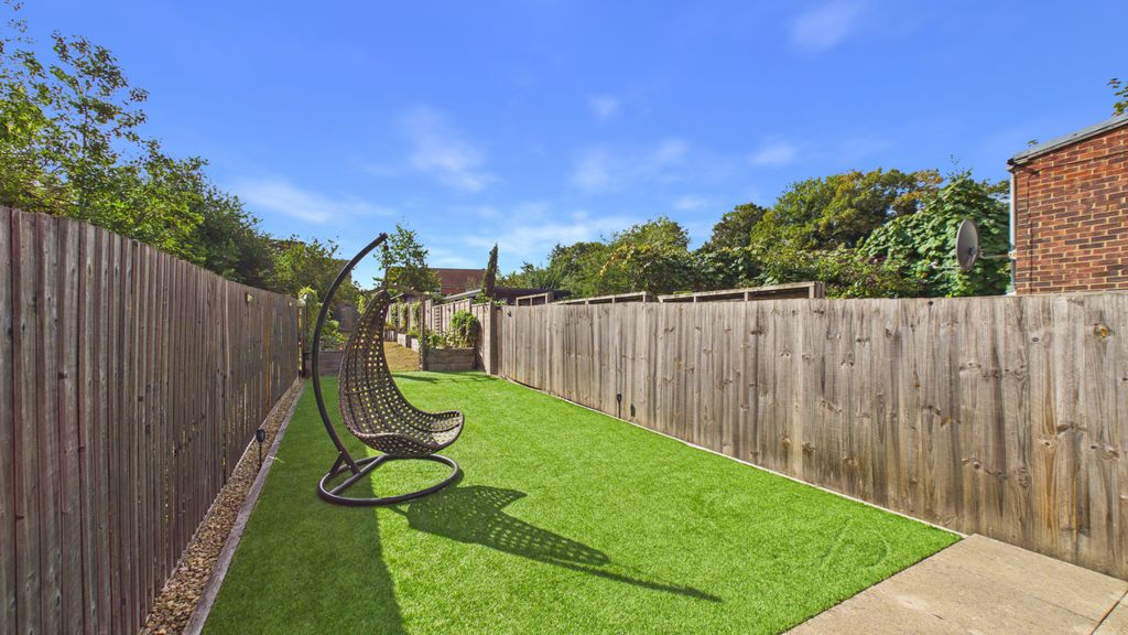 Property photo 2 of 11