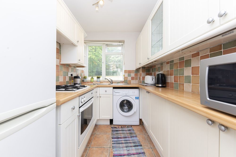 Property photo 3 of 9 Flat 2 Mortimer Lodge