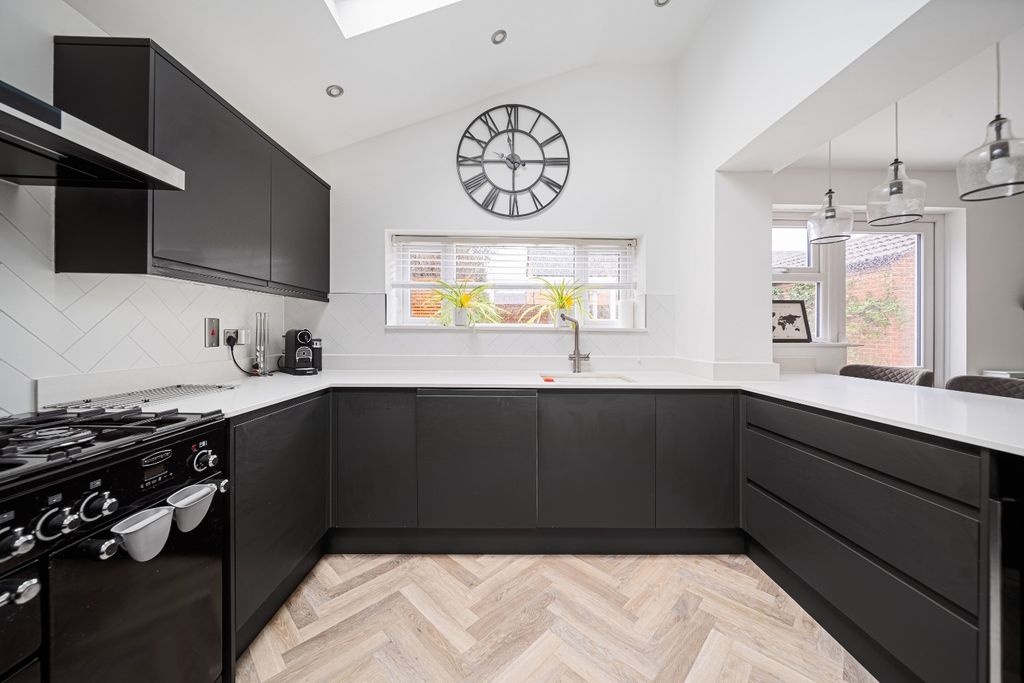 Property photo 2 of 21 4839523