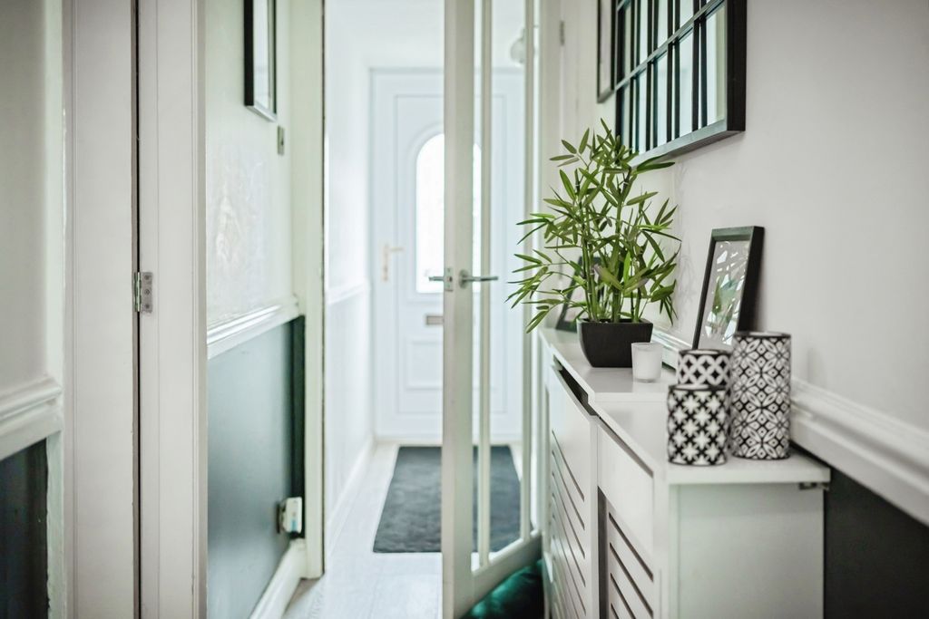Property photo 2 of 20 Hallway