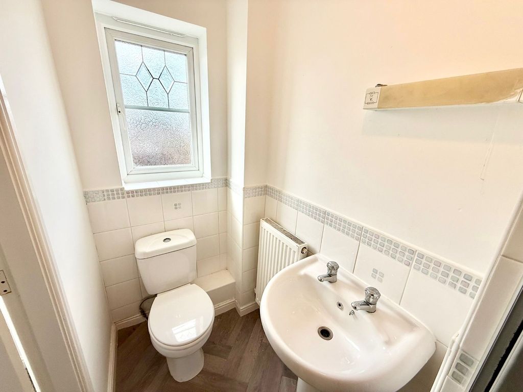 Property photo 2 of 3