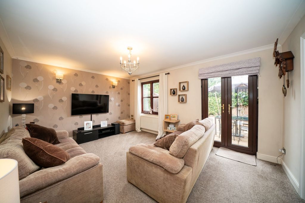 Property photo 2 of 19