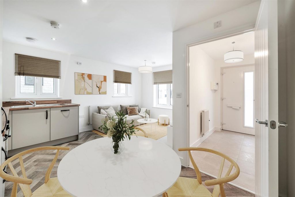 Property photo 3 of 8 Dining Area.Jpg_Enhanced.Jpg