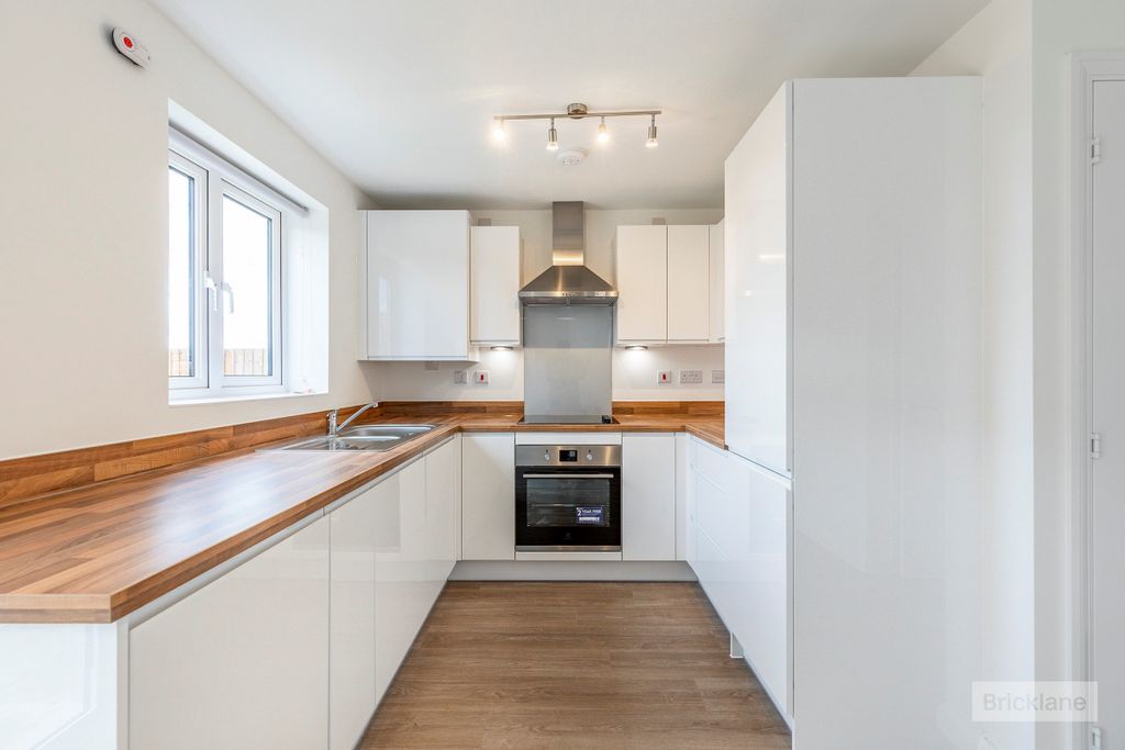 Property photo 2 of 13 Image