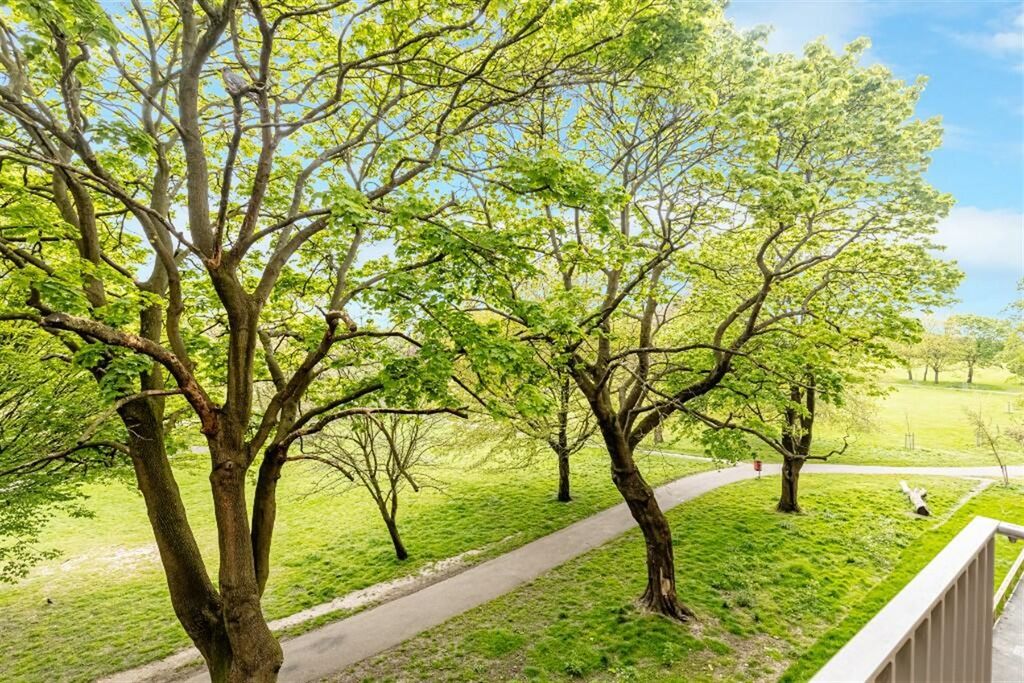 Property photo 1 of 41 (Main)