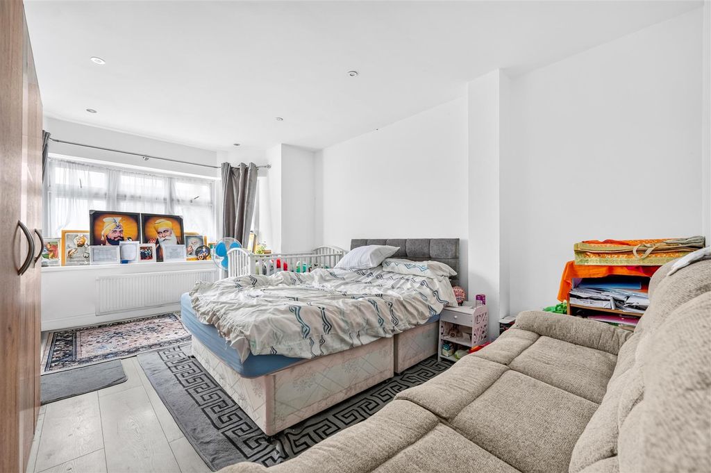 Property photo 2 of 27 11.Jpg