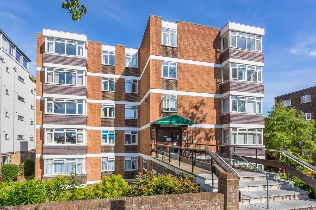 Property photo 1 of 8