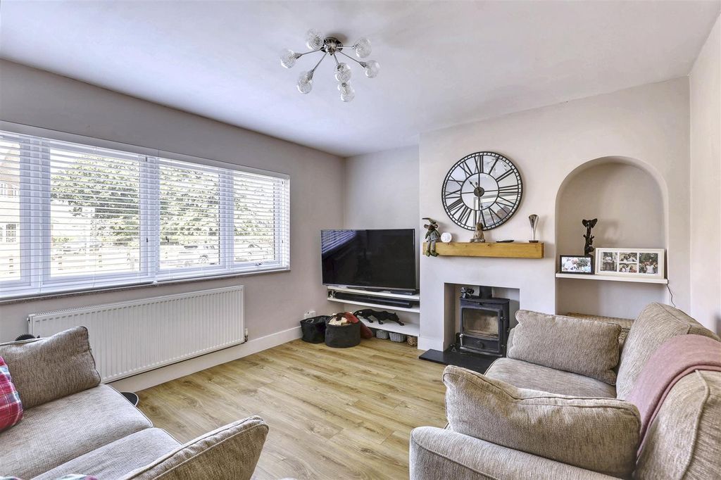 Property photo 2 of 24 Rendlesham_13.Jpg